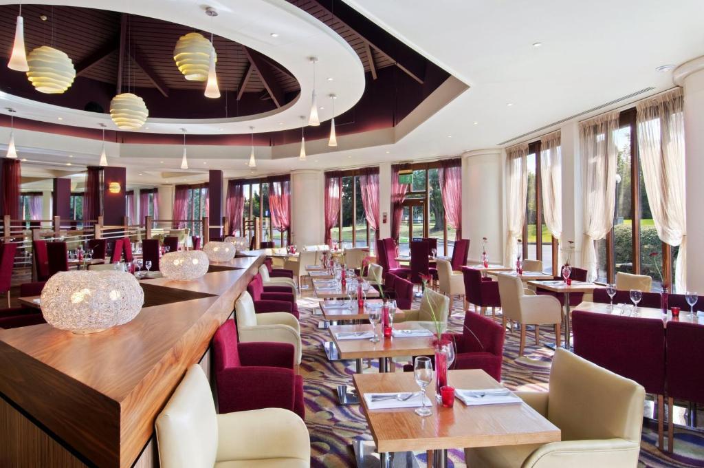 Delta Hotels By Marriott Warwick Exterior foto