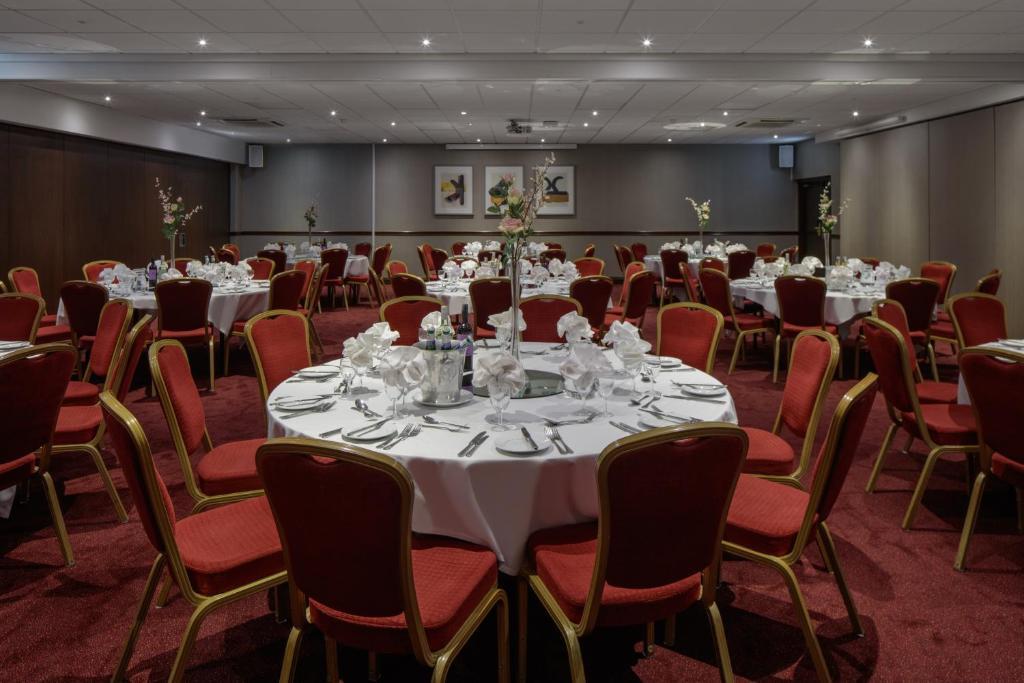 Delta Hotels By Marriott Warwick Warwick  Exterior foto
