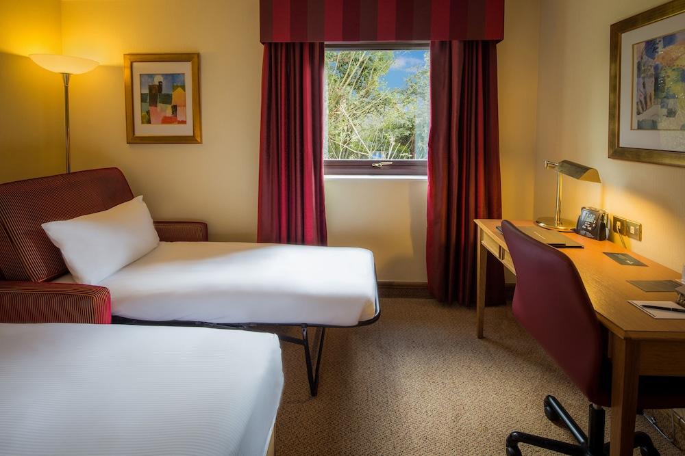 Delta Hotels By Marriott Warwick Exterior foto